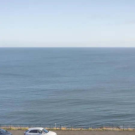 2, King's Court 아파트