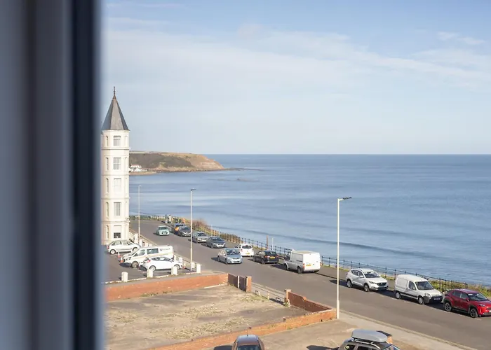 Appartement 2, King's Court *