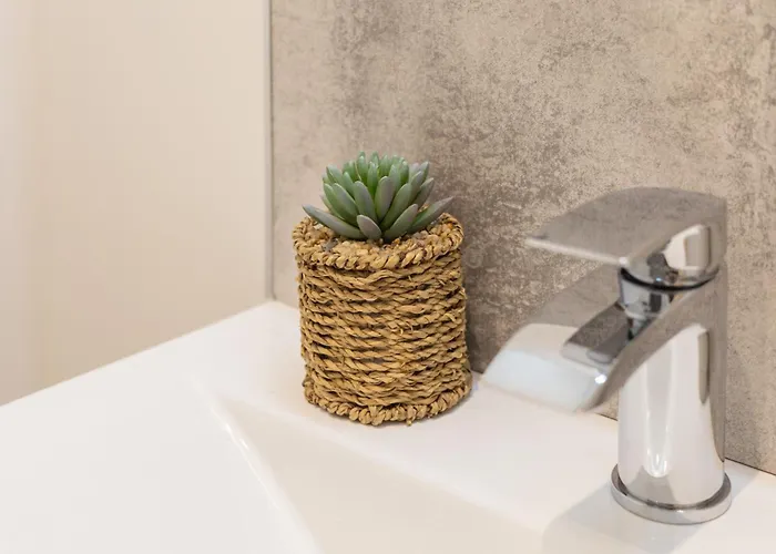 2, King's Court Scarborough