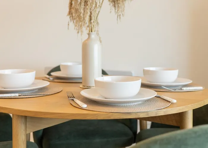 2, King's Court * Scarborough